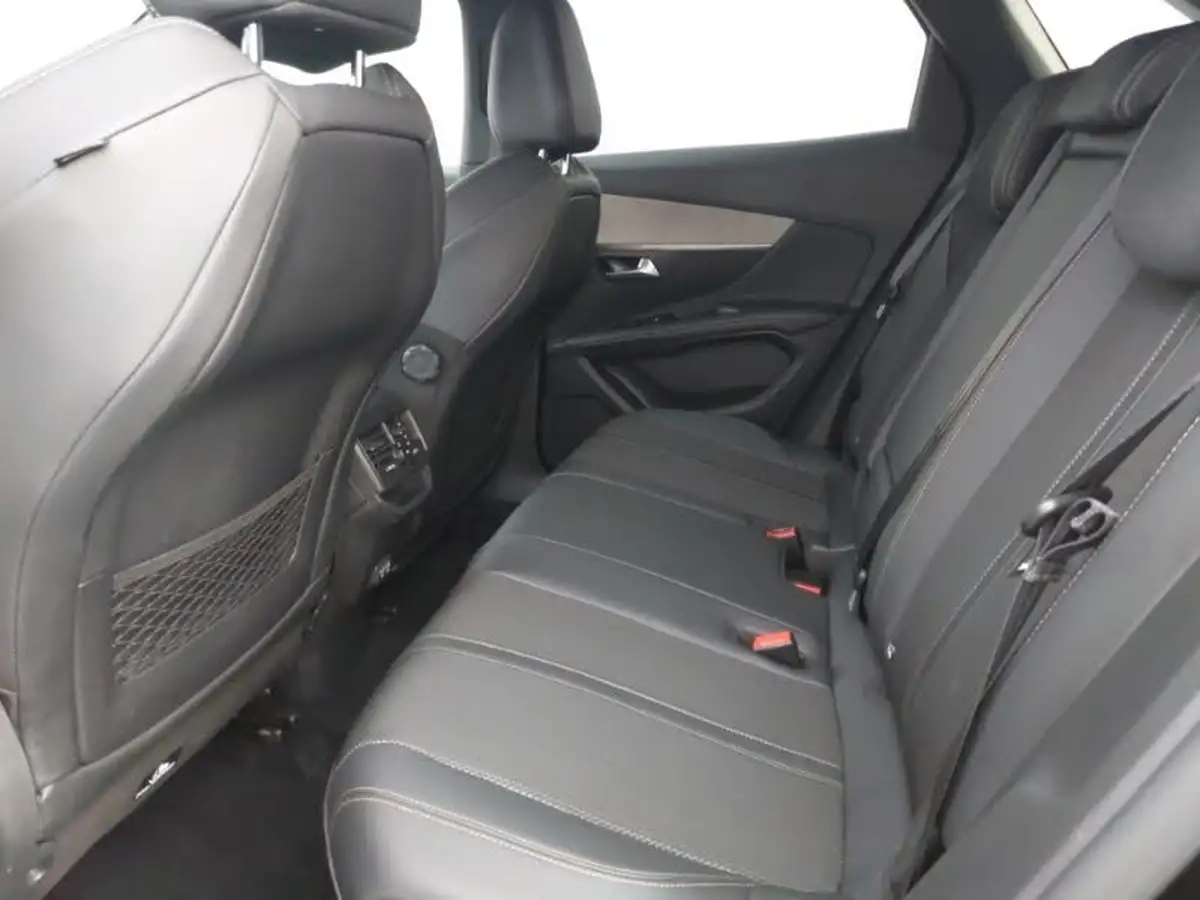 2022-peugeot-3008-suv-12-puretech-gt-eat8-big-5