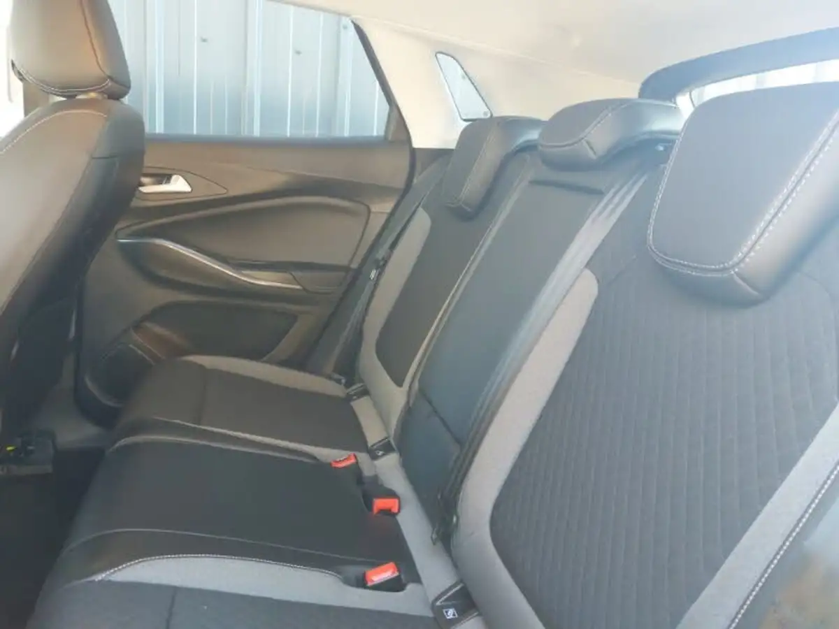 2020-vauxhall-grandland-x-12-sri-nav-auto-big-5