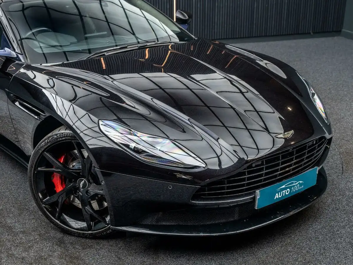 2019-aston-martin-db11-40-v8-big-12