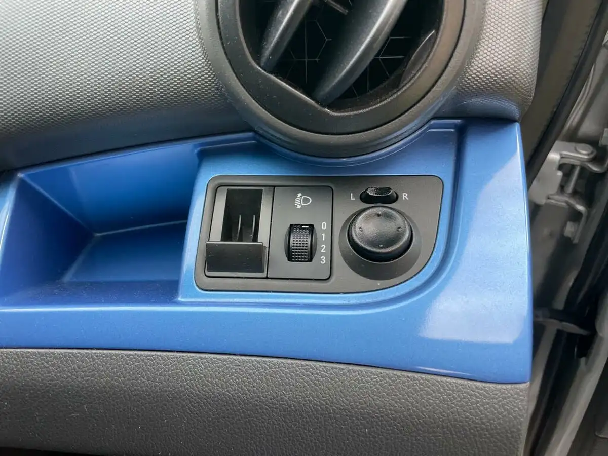 2013-chevrolet-spark-12-ltz-big-34