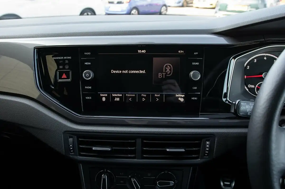 2019-volkswagen-polo-10-tsi-r-line-115ps-big-22