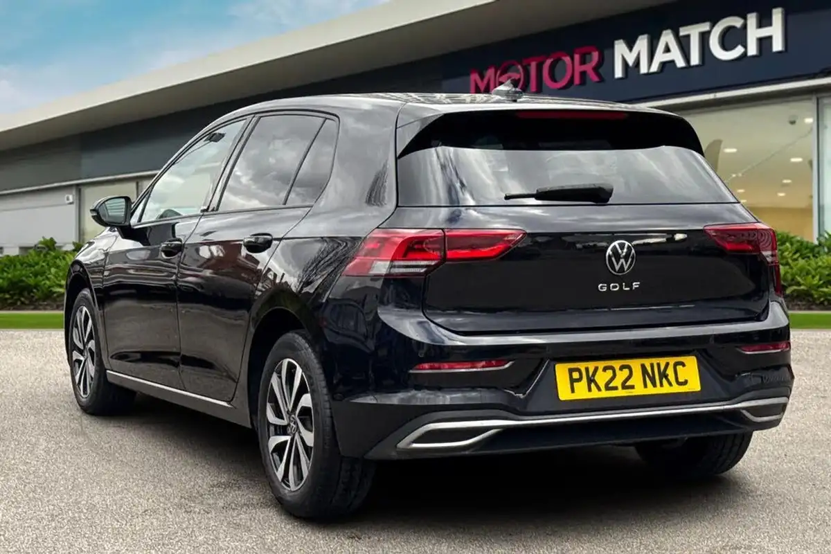 2022-volkswagen-golf-15-tsi-active-150ps-big-1