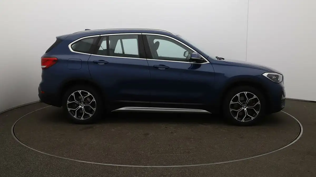 2021-bmw-x1-20-sdrive20i-xline-big-42