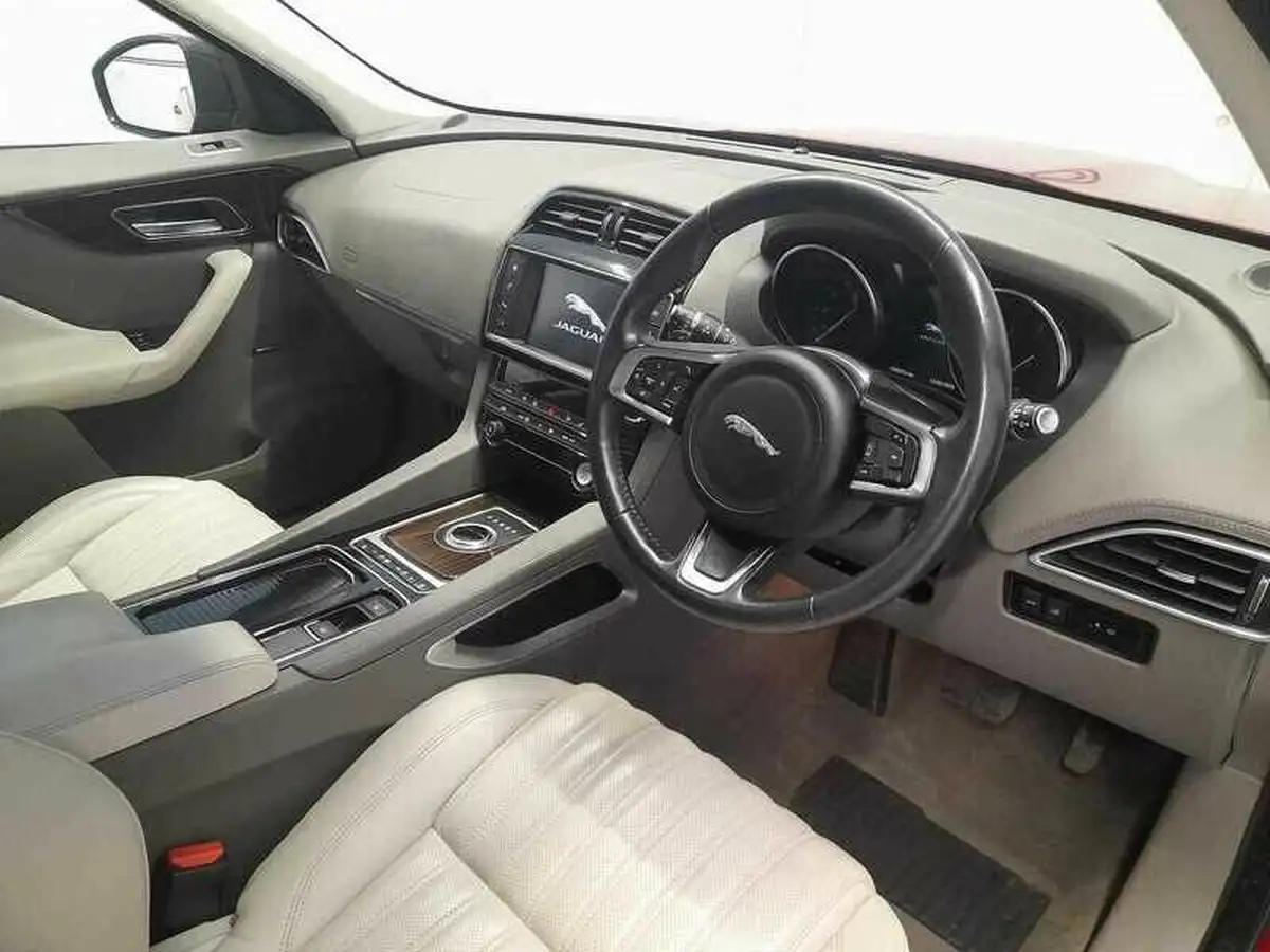2018-jaguar-f-pace-20-i4d-portfolio-180ps-awd-auto-big-9