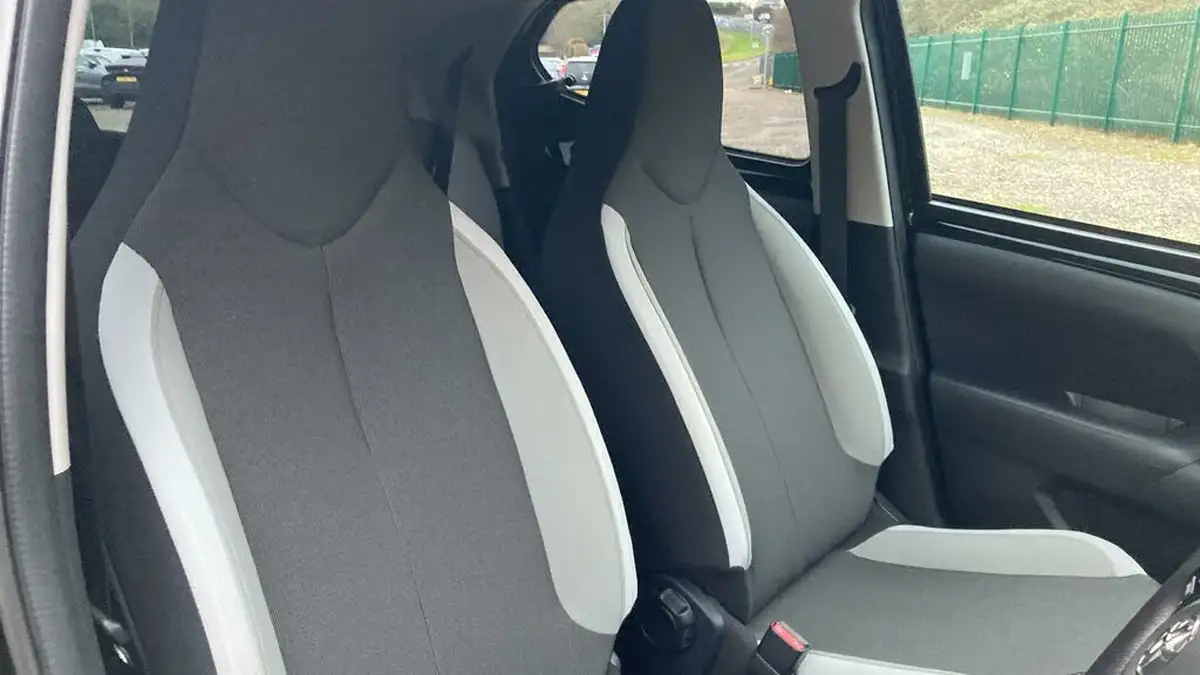 2018-toyota-aygo-10-vvt-i-x-press-71bhp-big-28
