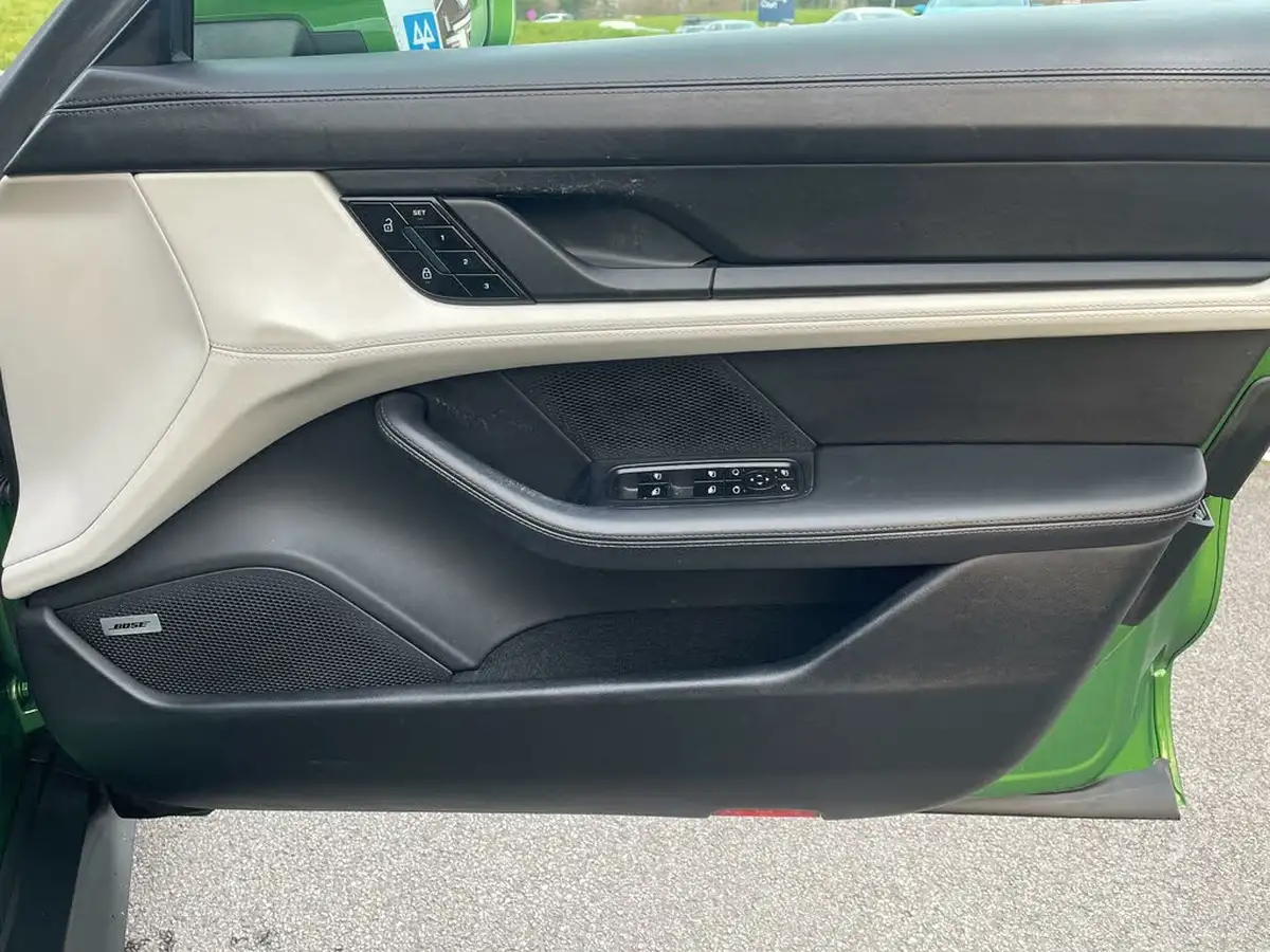 2020-porsche-taycan-e-4s-571ps-performance-battery-plus-big-33