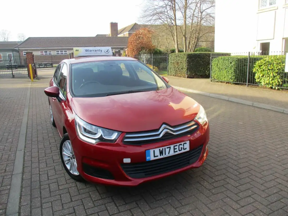 2017-citroen-c4-12-puretech-feel-big-3