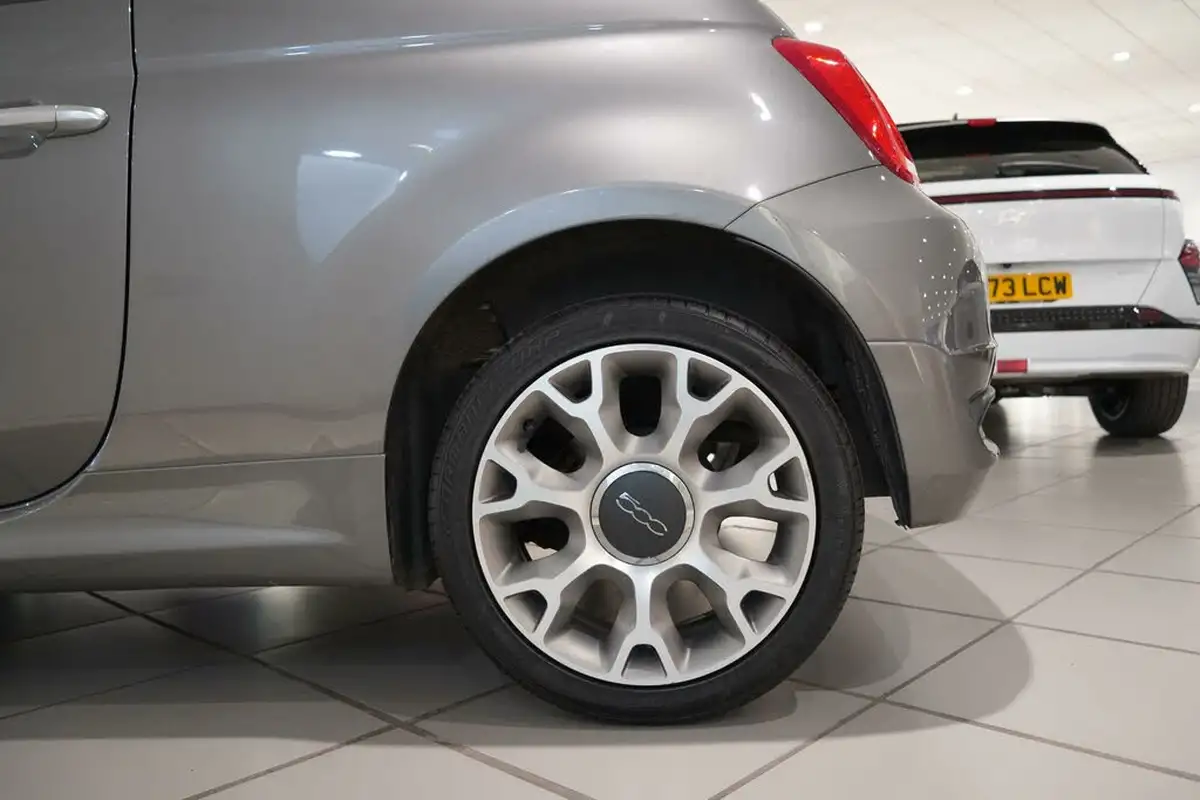 2020-fiat-500-10-rockstar-big-35