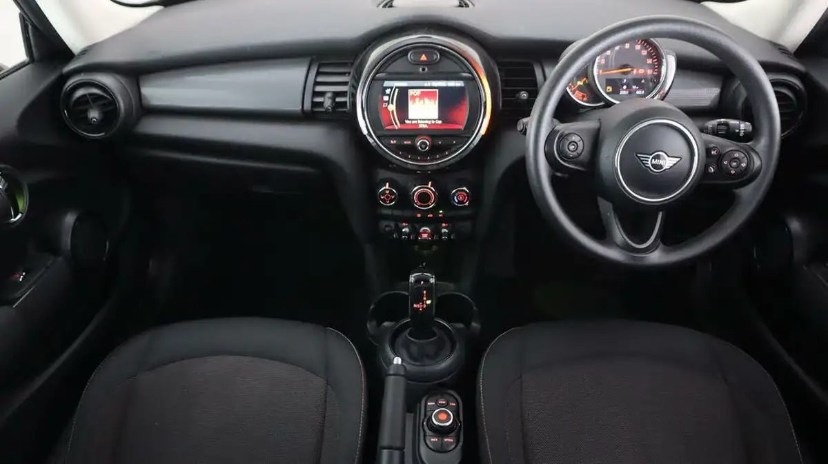 2019-mini-cooper-15-cooper-classic-ss-hatchback-3d-auto-big-12
