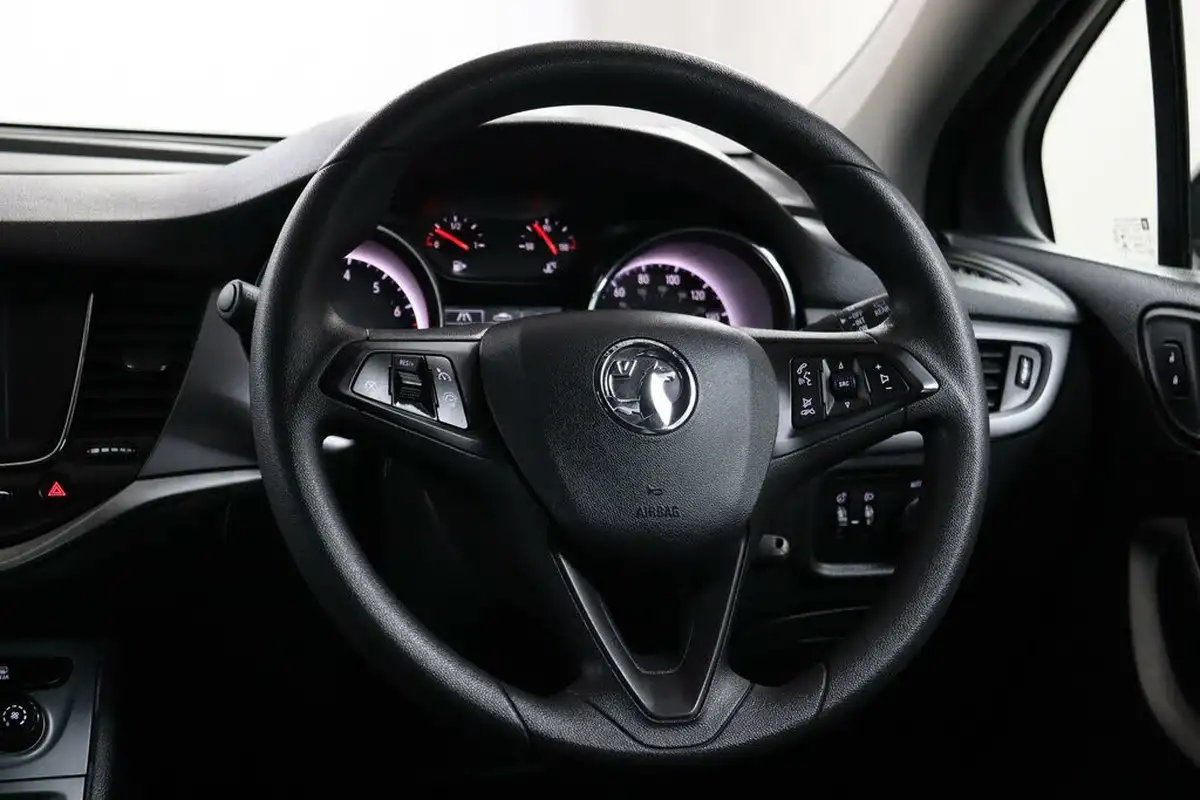 2019-vauxhall-astra-10i-turbo-design-hatchback-big-38