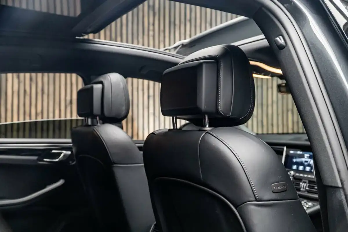2020-porsche-macan-30-v6-s-big-36