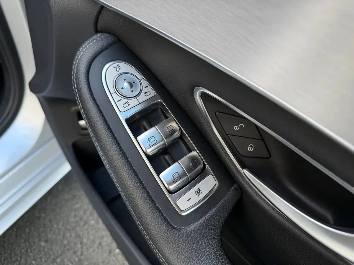 2019-mercedes-benz-c-class-20d-c220d-amg-line-premiumss-saloon-4d-big-17