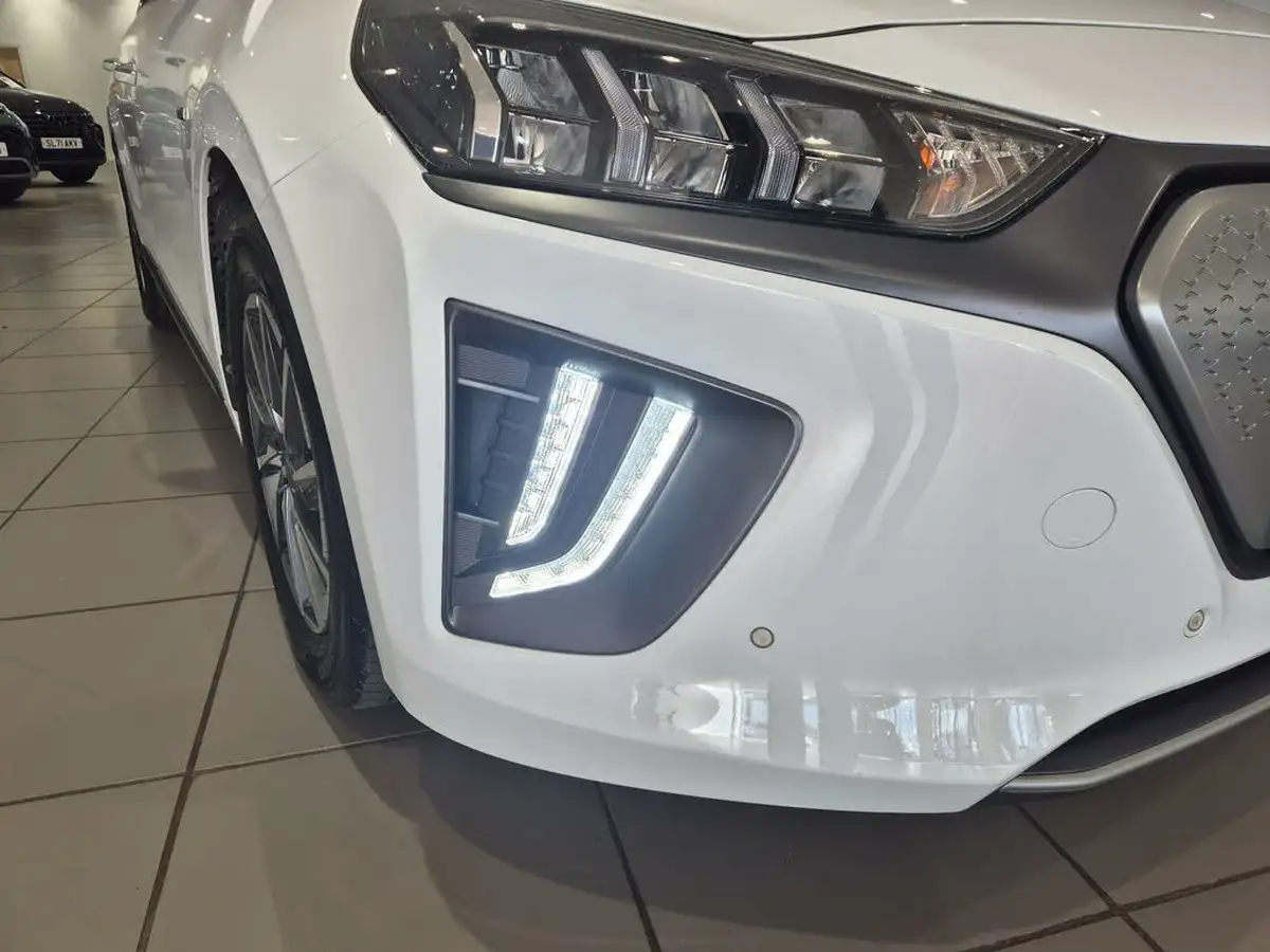 2021-hyundai-ioniq-e-premium-se-electric-100kw-big-22