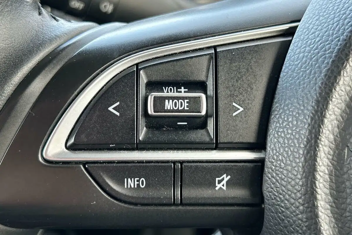 2021-suzuki-swift-12-dualjet-sz5-big-19