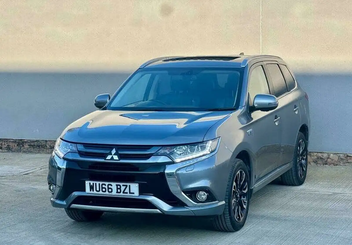 2016-mitsubishi-outlander-20-gx4h-phev-big-18