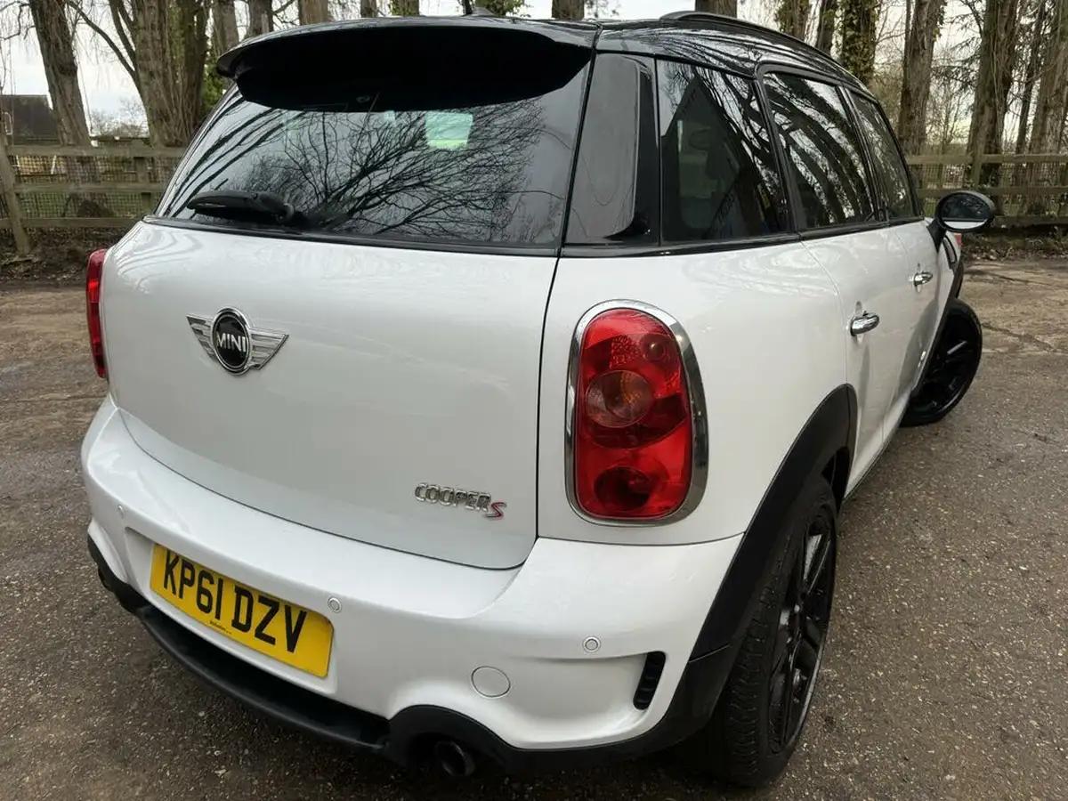 2011-mini-countryman-16-cooper-s-190bhp-all4-big-33