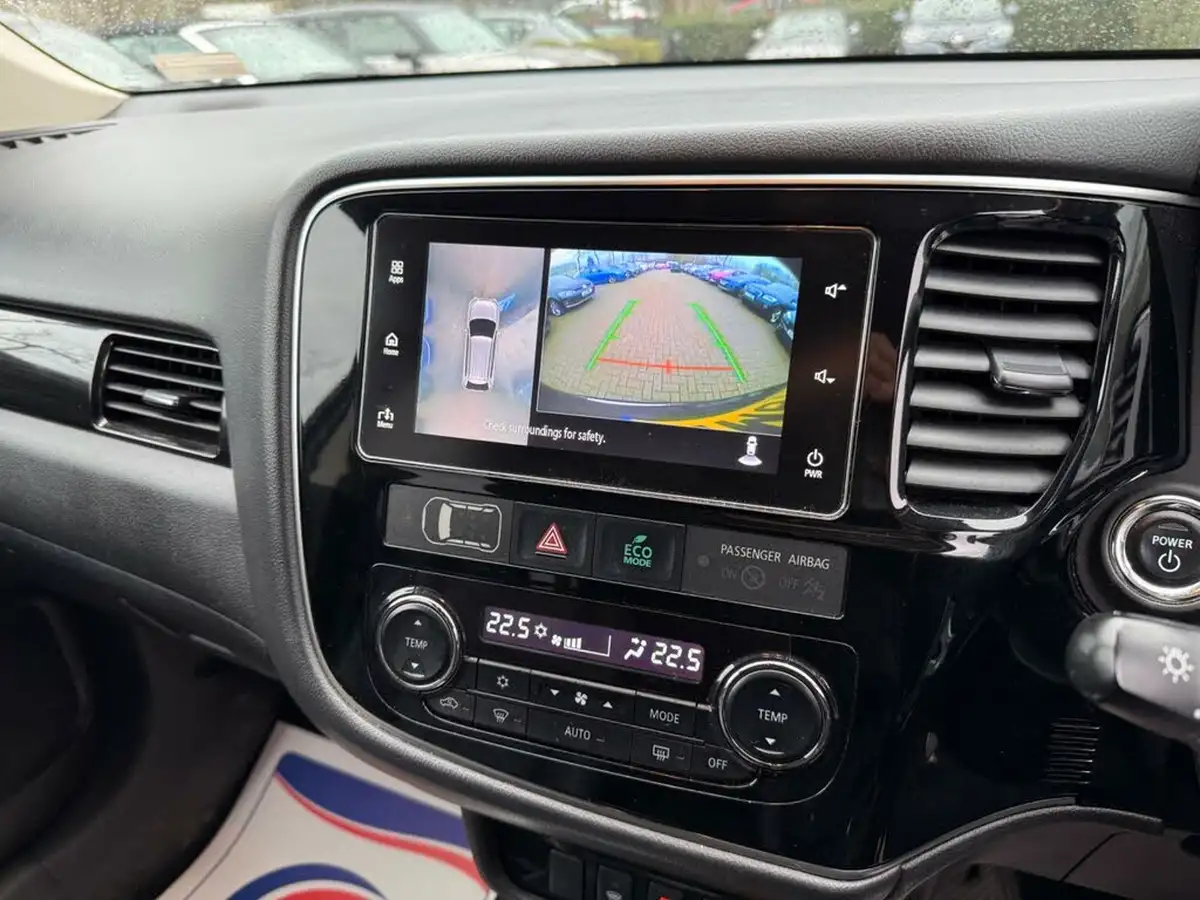 2018-mitsubishi-outlander-20-4h-phev-big-20