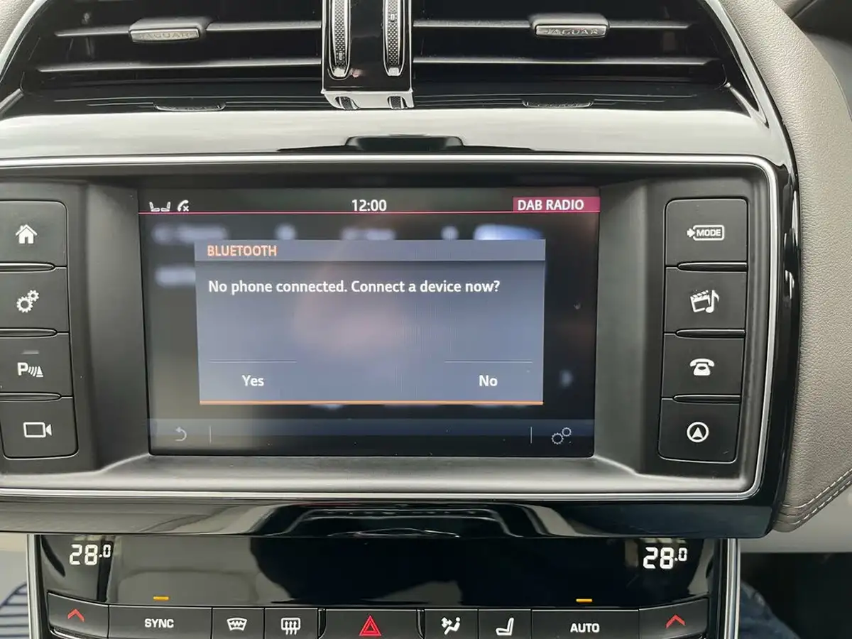 2018-jaguar-xe-20d-portfolio-180ps-1999cc-auto-big-15