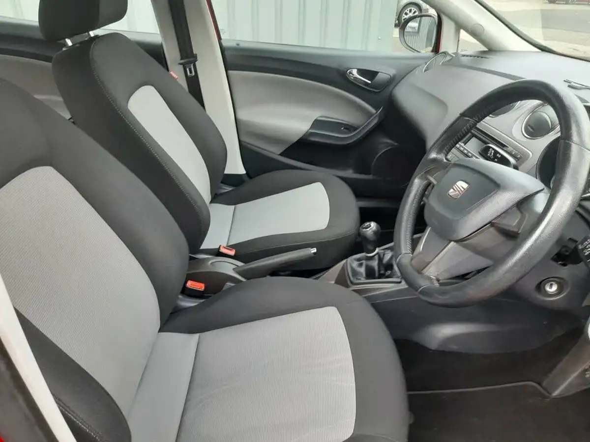2013-seat-ibiza-14-toca-16v-85ps-hatchback-5d-big-9