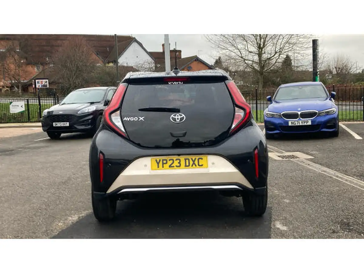 2023-toyota-aygo-x-10-vvt-i-exclusive-big-18