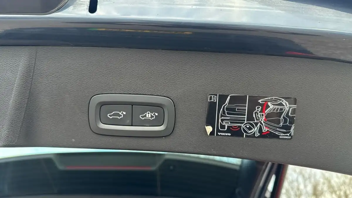 2021-volvo-c40-e-twin-recharge-pro-big-33