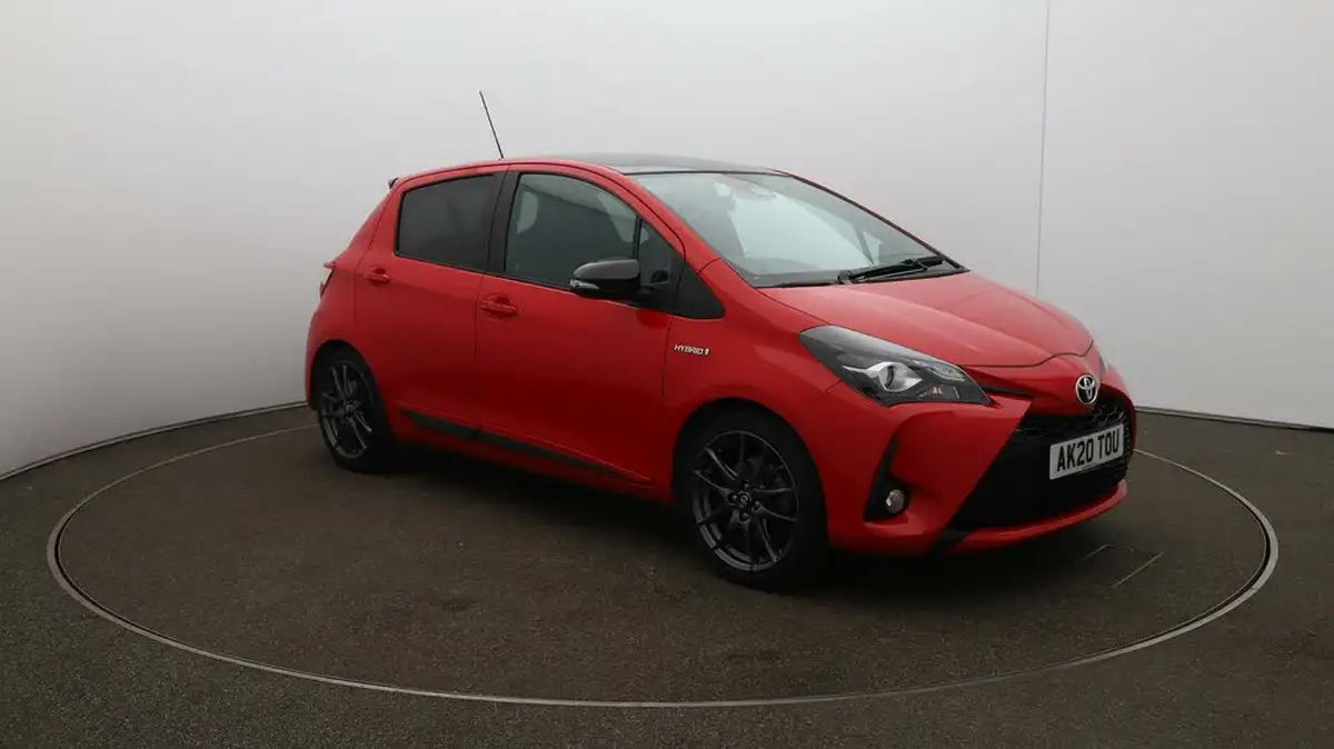 2020-toyota-yaris-15-vvt-i-gr-sport-big-1
