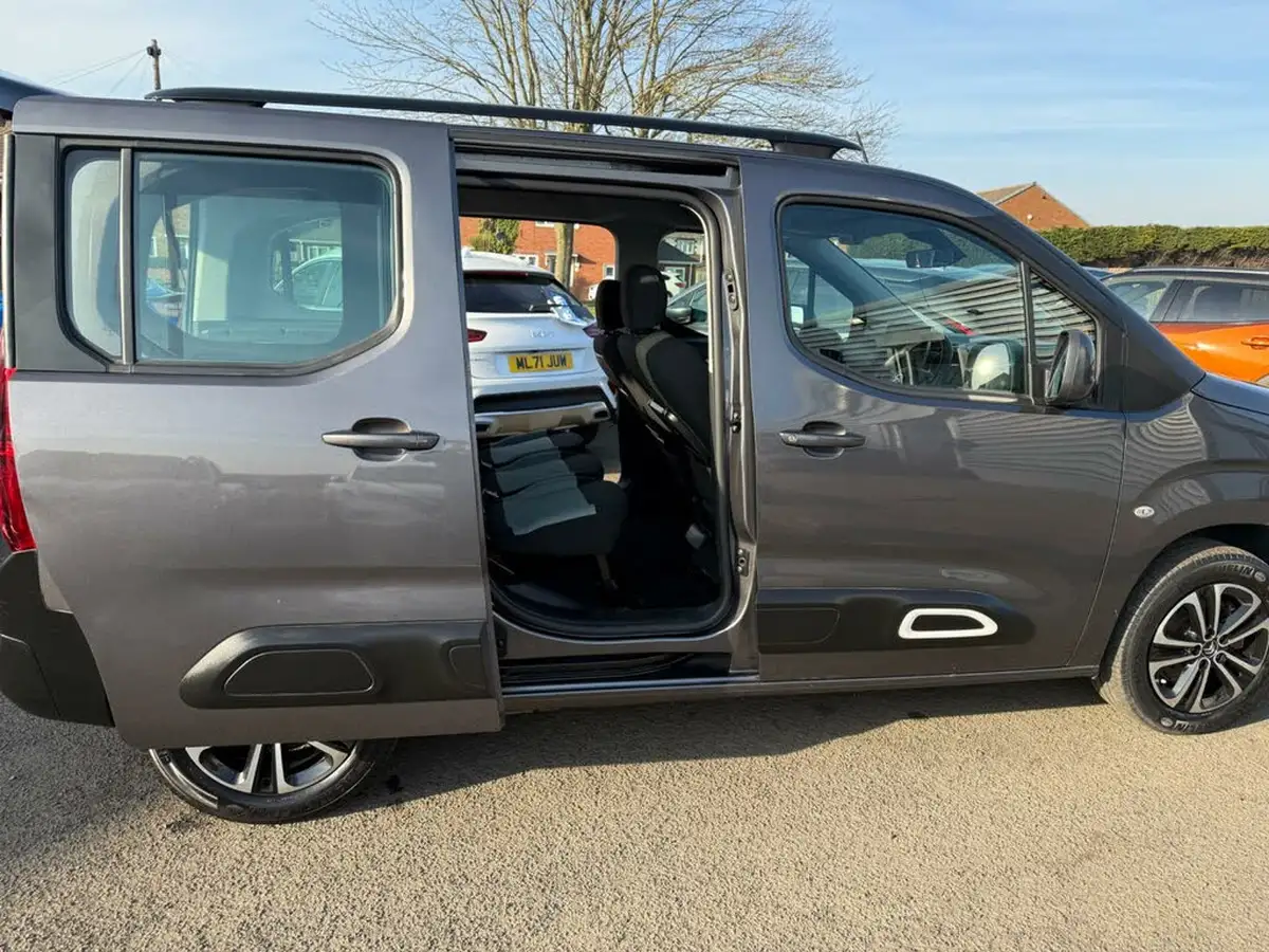 2019-citroen-berlingo-15bluehdi-flair-m-size-130ps-eat8-big-11