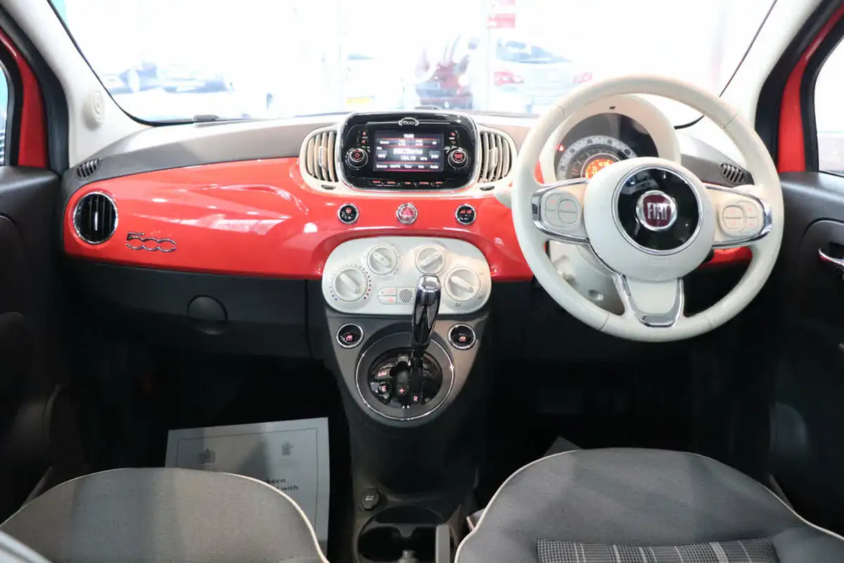 2016-fiat-500-12-lounge-dualogic-big-13