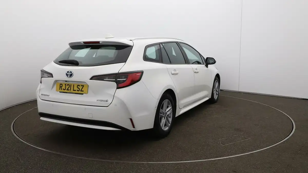 2021-toyota-corolla-18-vvt-i-icon-tech-spare-wheel-touring-sports-5d-big-46