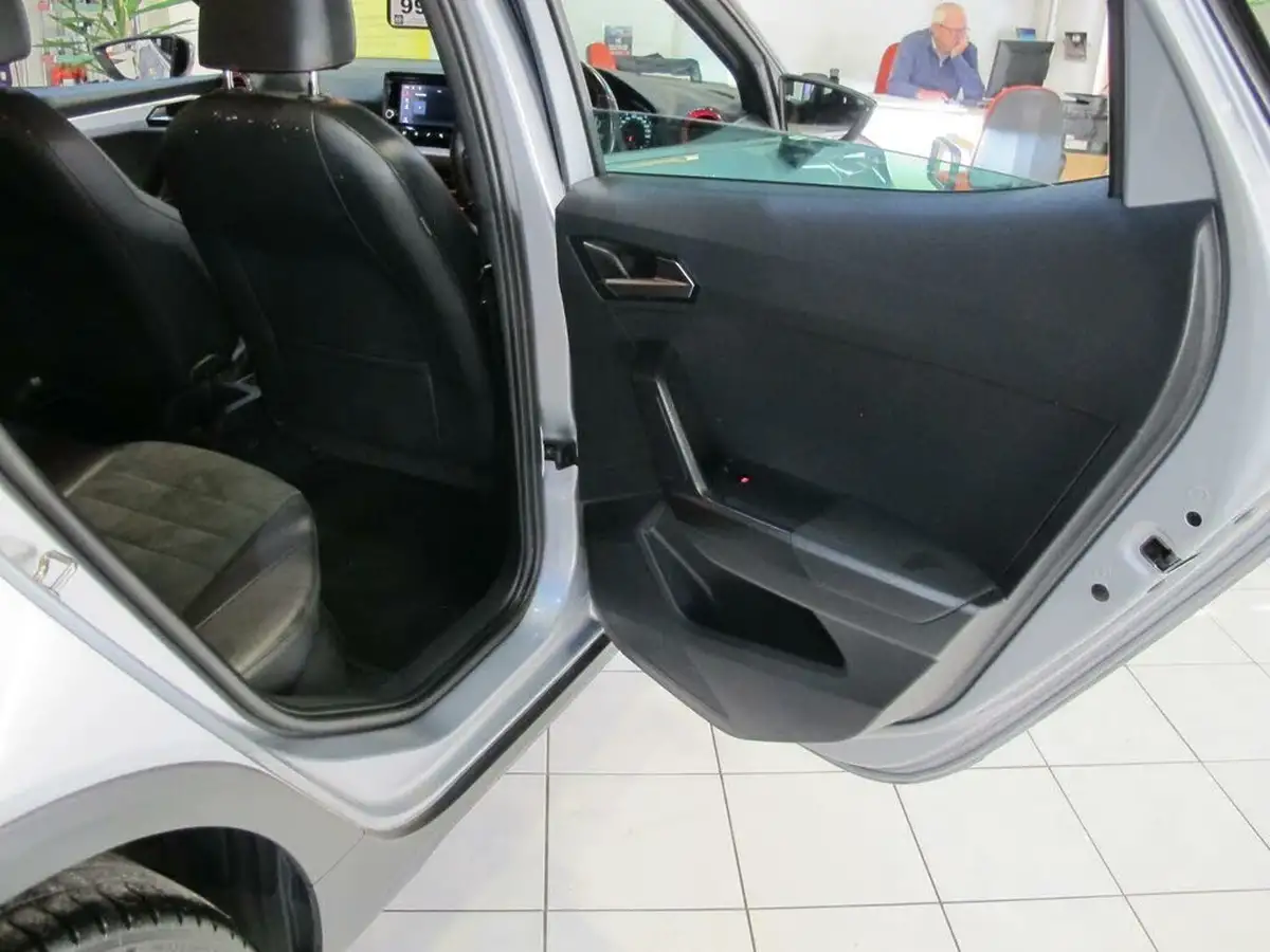2022-seat-arona-10-tsi-fr-edition-big-31