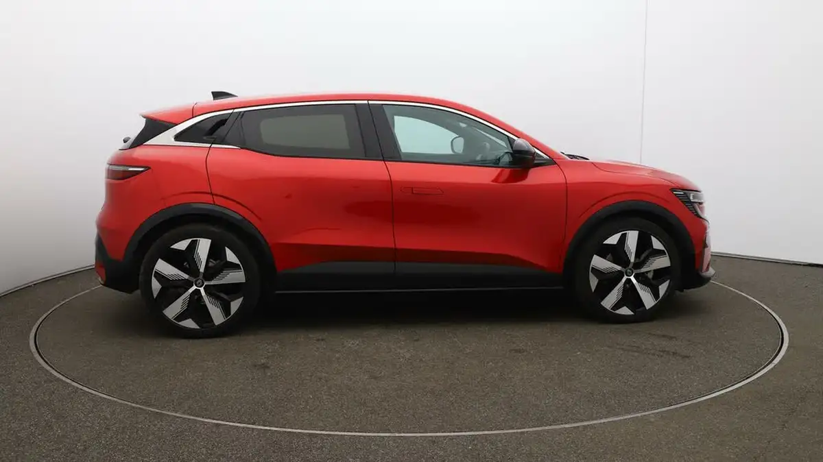 2023-renault-megane-e-tech-e-techno-big-8