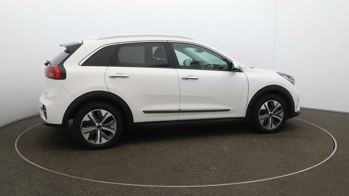 2021-kia-e-niro-ev-4-big-44