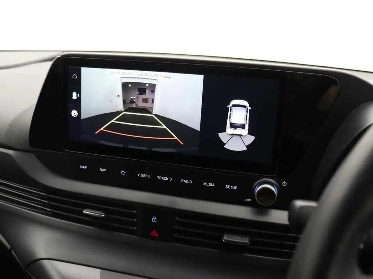 2022-hyundai-i20-10-t-gdi-premium-dct-big-25