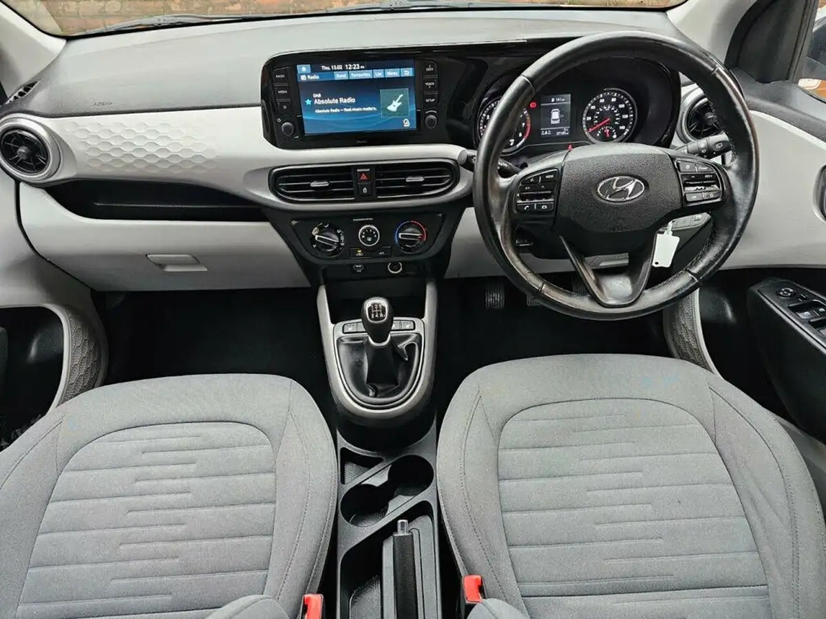 2021-hyundai-i10-10-premium-big-2