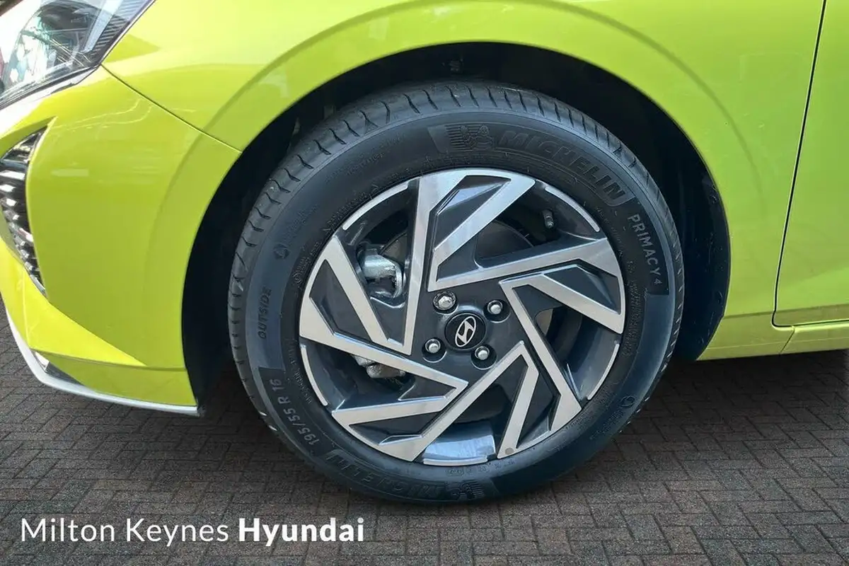 2024-hyundai-i20-10-t-gdi-advance-big-12