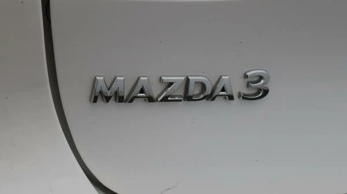 2022-mazda-mazda3-20-sport-lux-122ps-hatchback-5d-auto-big-20
