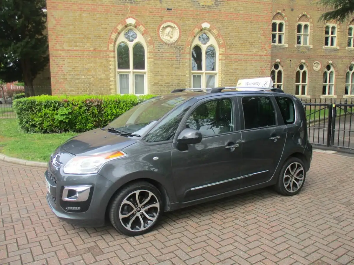 2016-citroen-c3-picasso-12-puretech-platinum-big-12