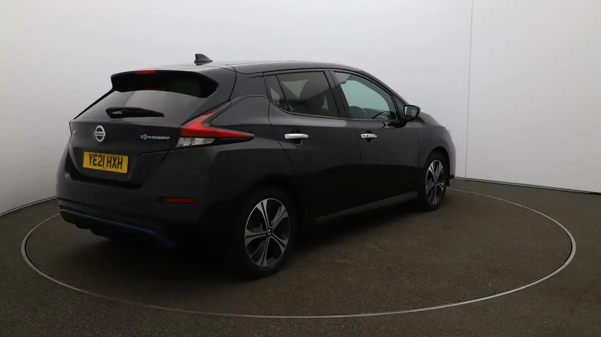 2021-nissan-leaf-e-tekna-big-7