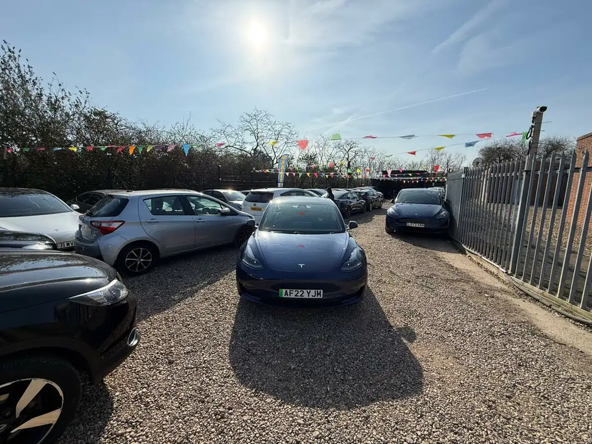 2022-tesla-model-3-e-long-range-big-32