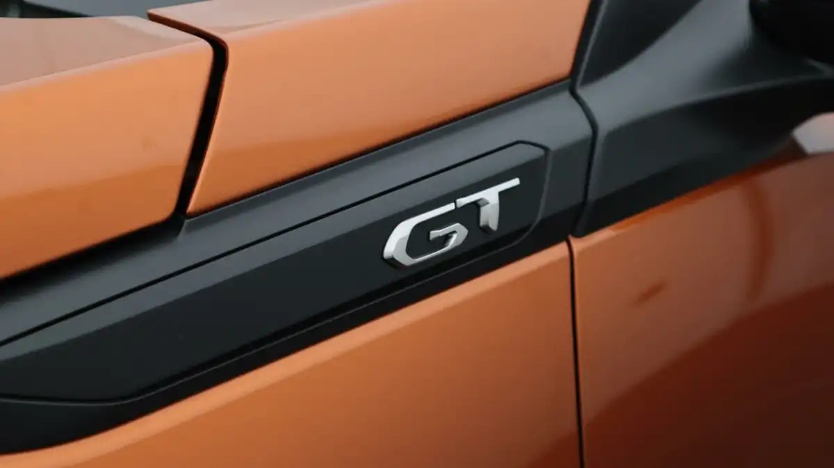 2021-peugeot-2008-suv-12-puretech-gt-big-20