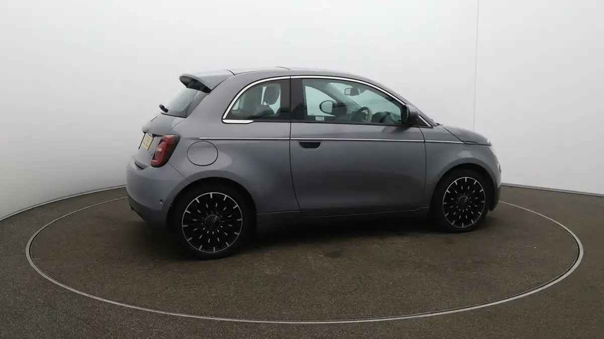 2022-fiat-500-e-la-prima-big-45