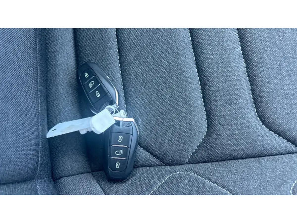 2021-citroen-c4-12-puretech-shine-130ps-eat8-big-19