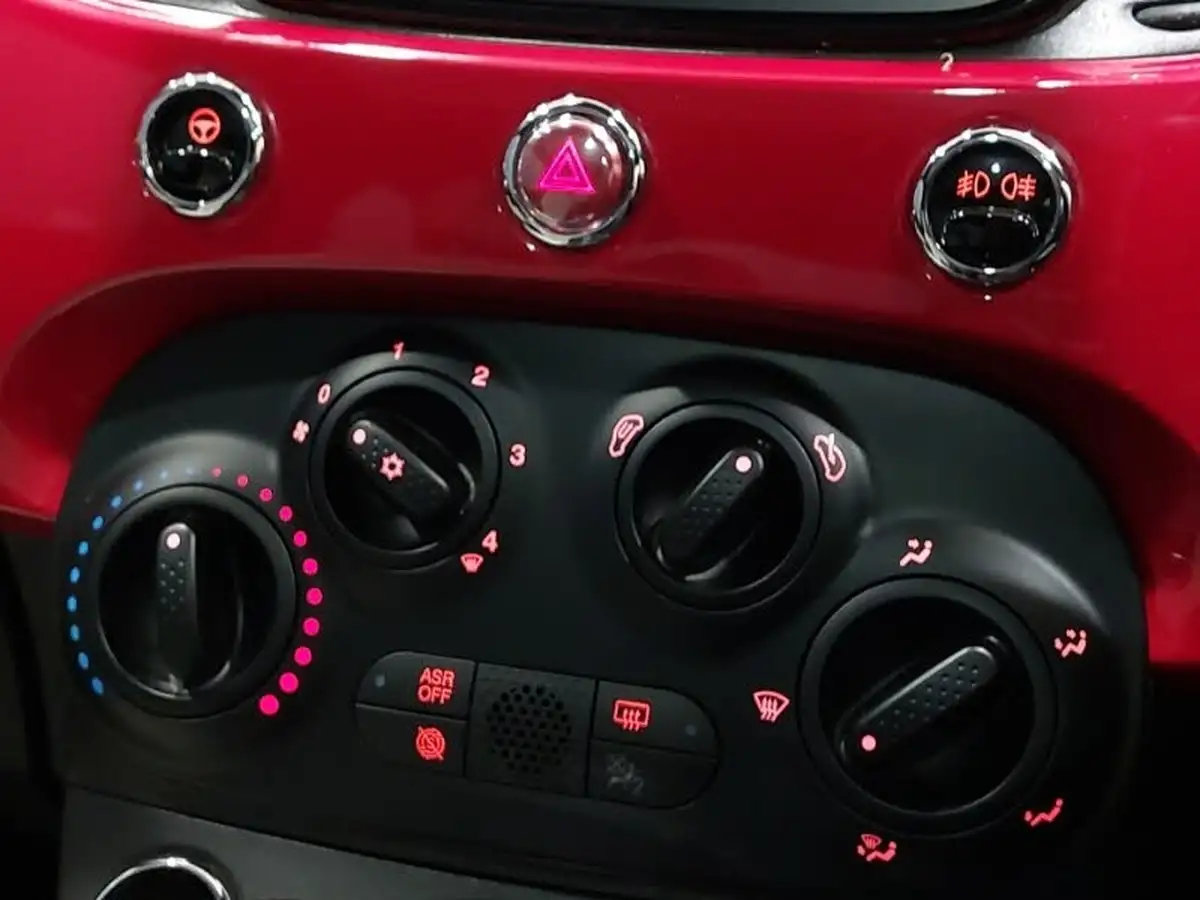2022-fiat-500-10-dolcevita-big-15