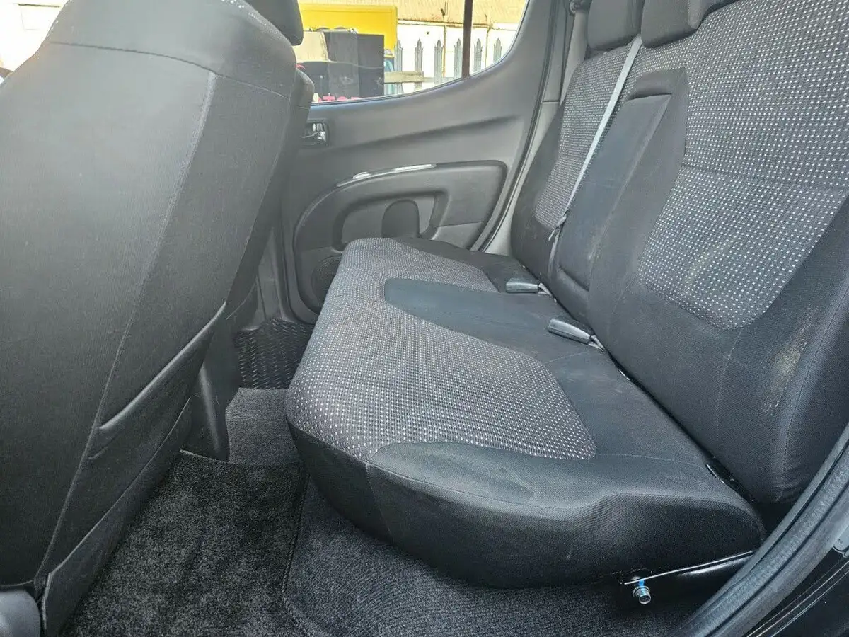 2014-mitsubishi-l200-25td-trojan-big-9