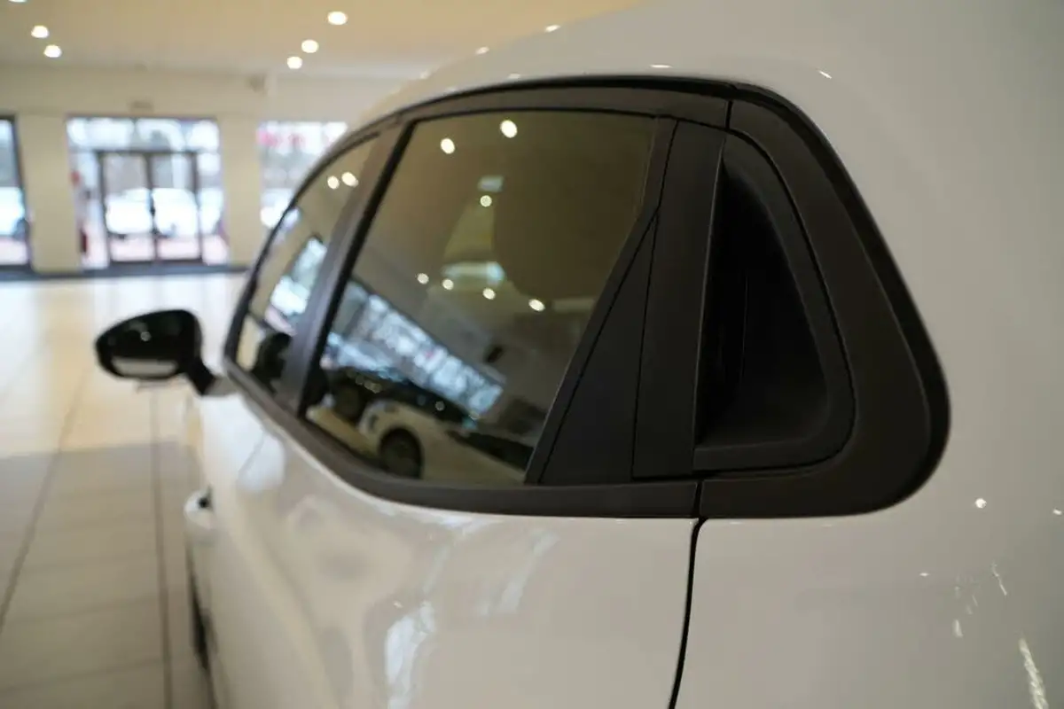 2021-renault-clio-10-tce-iconic-edition-big-39