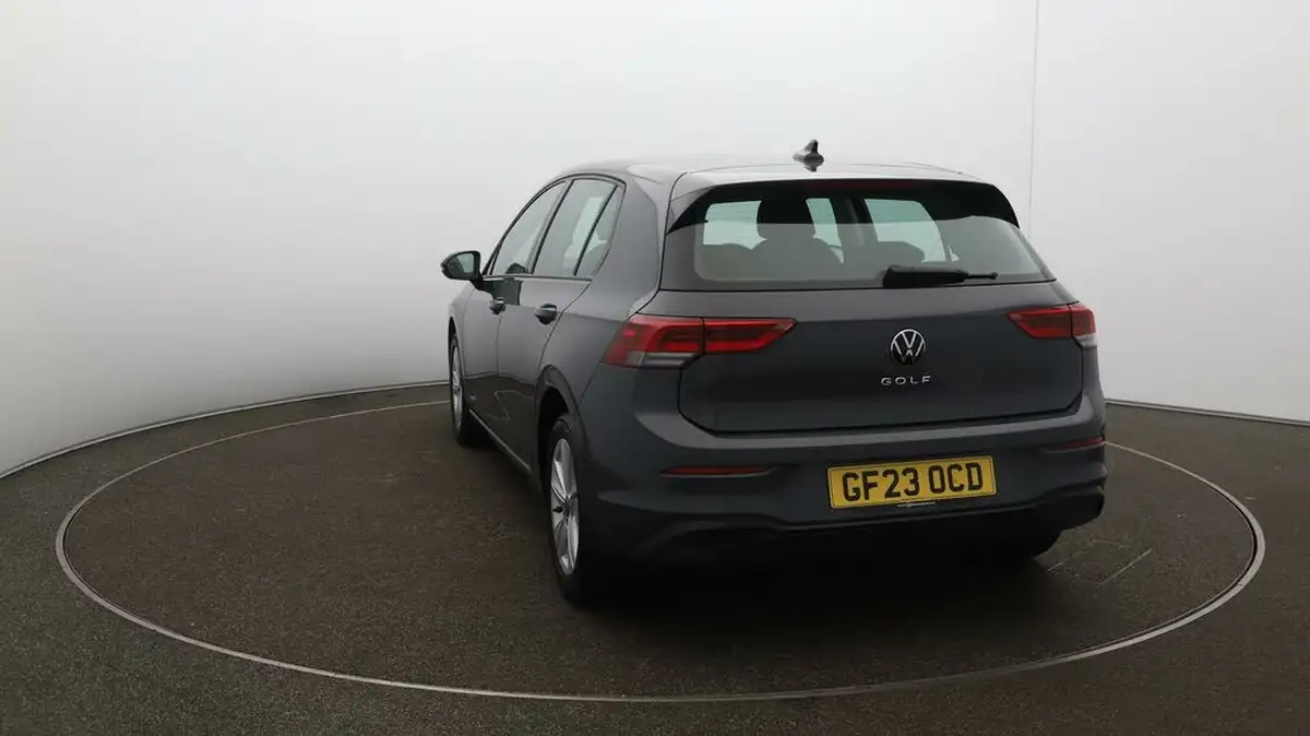 2023-volkswagen-golf-15-tsi-life-130ps-hatchback-big-51