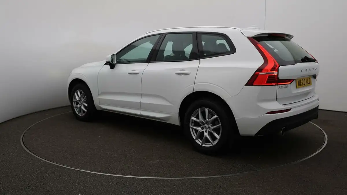 2020-volvo-xc60-20-t5-momentum-awd-big-55
