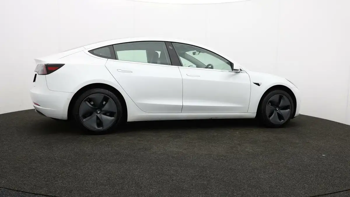 2020-tesla-model-3-e-standard-plus-big-36