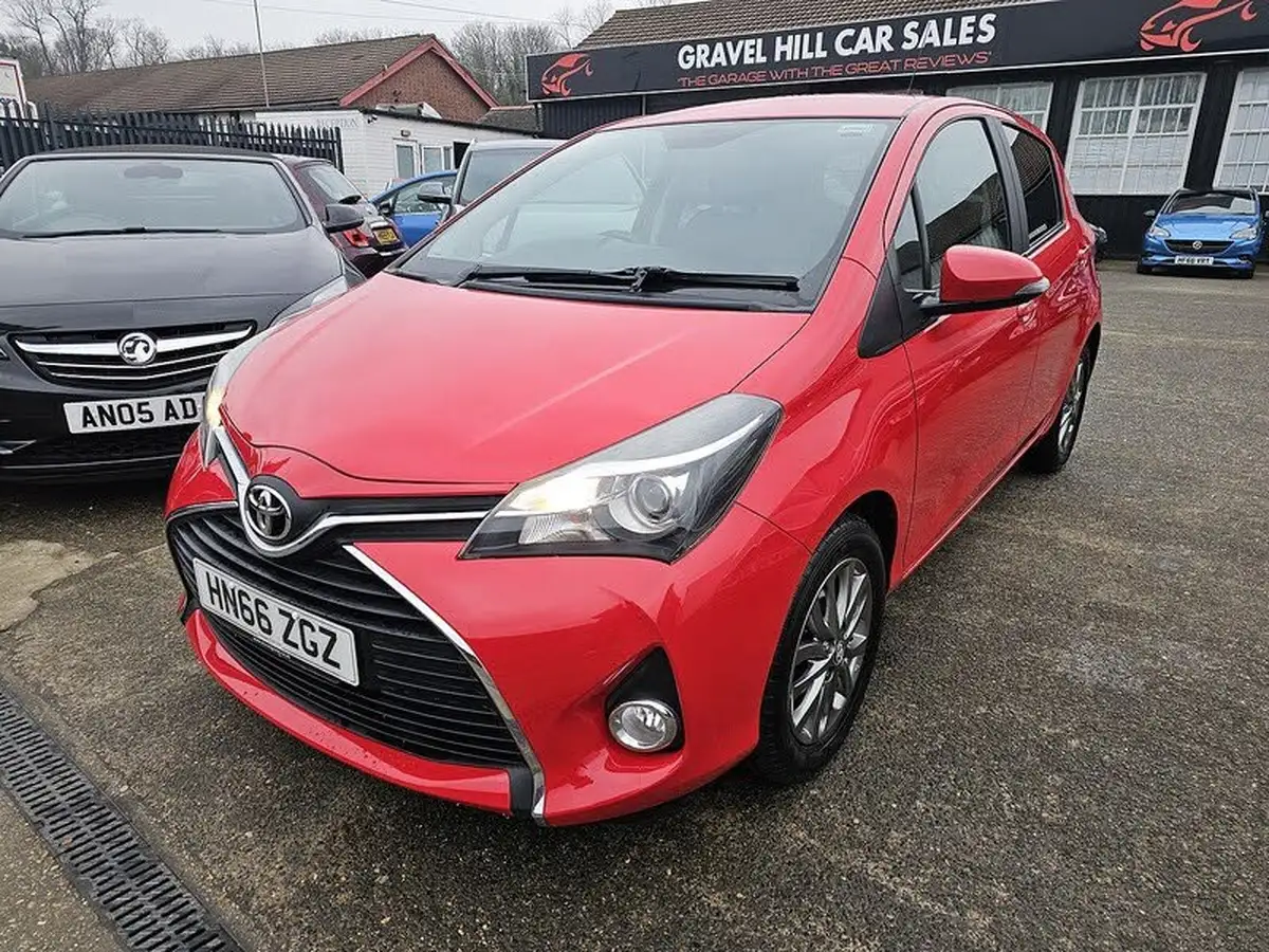 2016-toyota-yaris-133-icon-vvt-i-5d-cvt-big-2