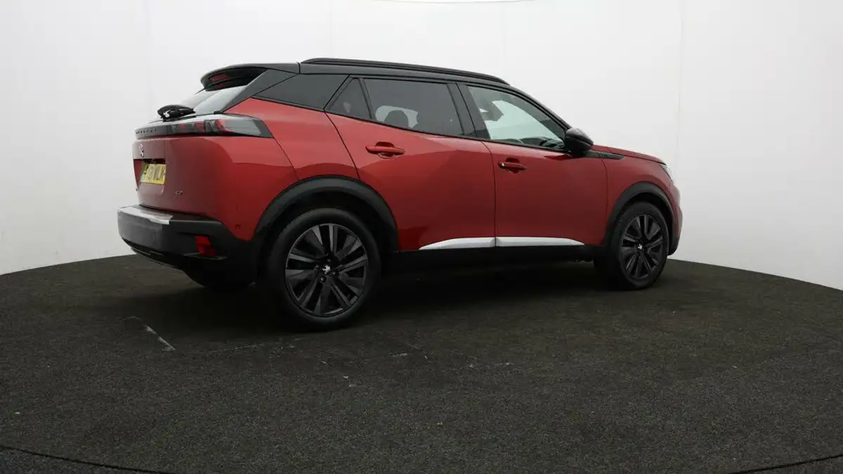 2021-peugeot-2008-suv-e-gt-premium-big-32